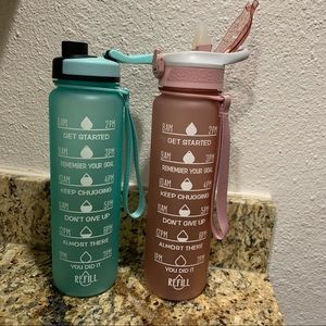TWO Motivational Intake Tracker Water Bottles